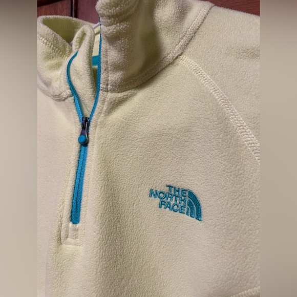 ***SOLD***The North Face 1/4 Zipper Women’s Fleece Size M - Picture 5 of 5